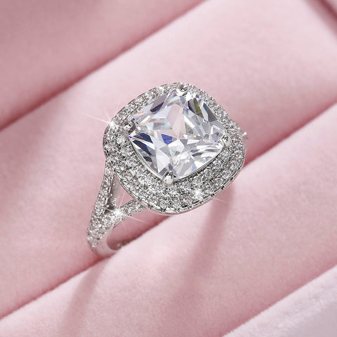 Gorgeous AAA White Cubic Zirconia Temperament Engagement Ring